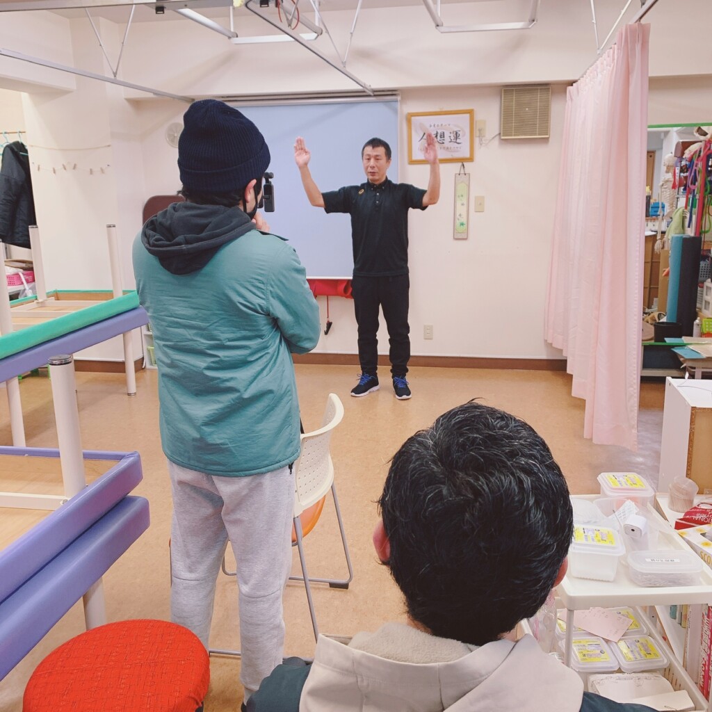 新たに取り組むって一人では…